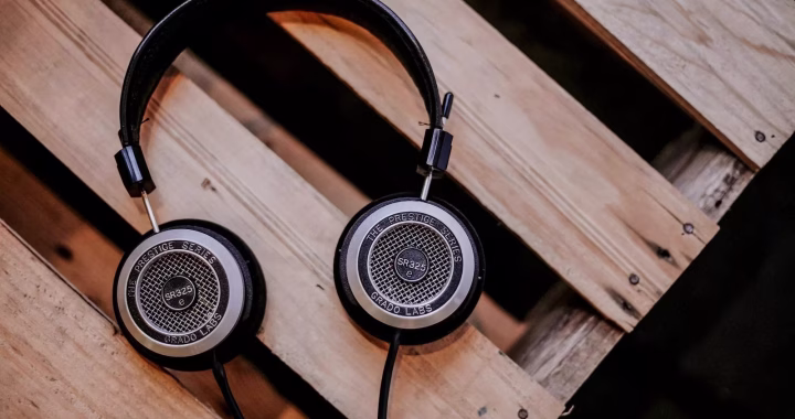 Listening Club – December 2025