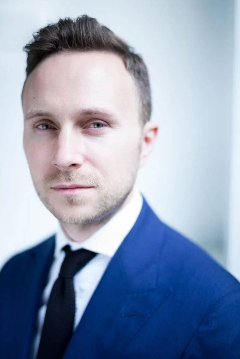 Alex Redington – Violin